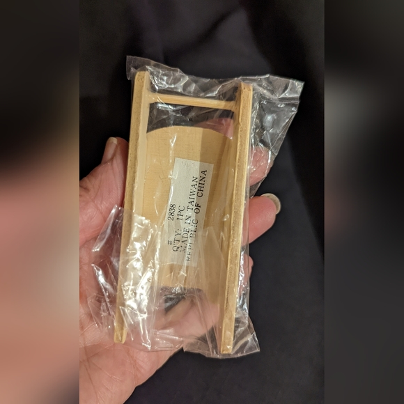 Lot of Christmas unfinished craft wood ornaments - Picture 4 of 8